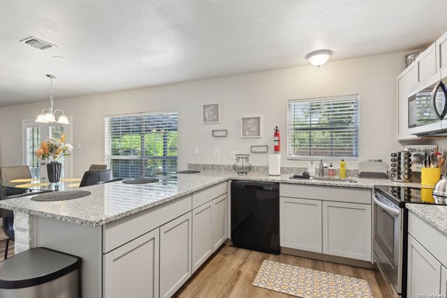 6930 Spring Rose, San Antonio, TX 78249