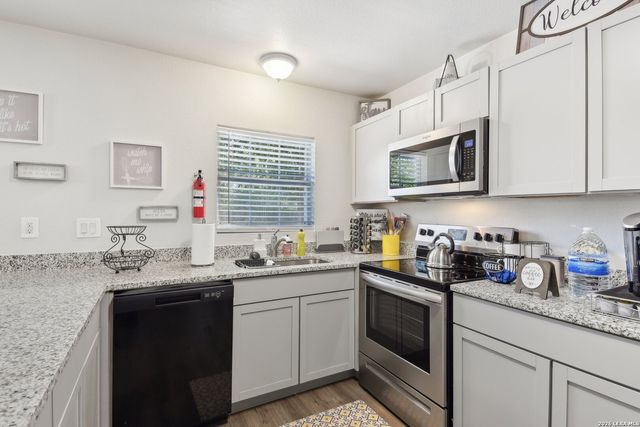 6930 Spring Rose, San Antonio, TX 78249