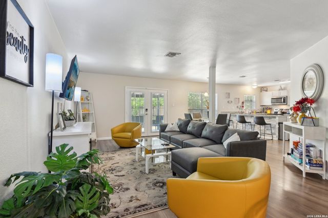 6930 Spring Rose, San Antonio, TX 78249