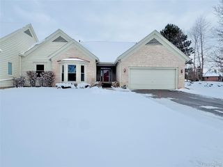 35460 Woodfield Drive, Farmington Hills, MI 48331