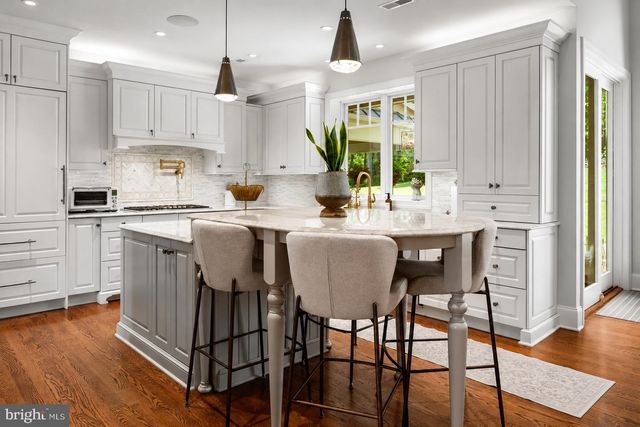 5 PEMBERTON LN, Doylestown, PA 18901