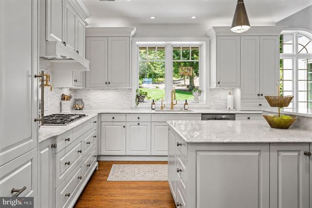 5 PEMBERTON LN, Doylestown, PA 18901
