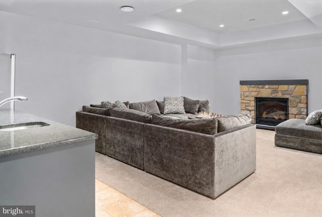 5 PEMBERTON LN, Doylestown, PA 18901