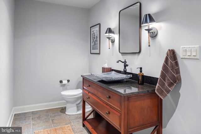 5 PEMBERTON LN, Doylestown, PA 18901