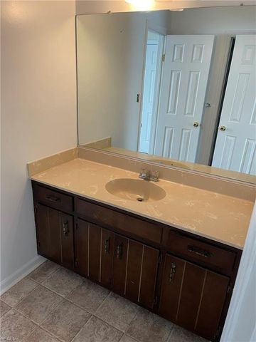 154 Kenilworth DR, Newport News, VA 23606