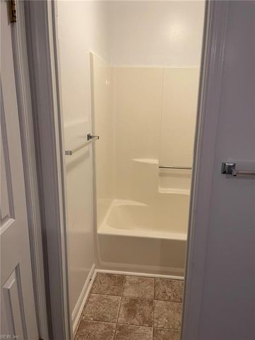 154 Kenilworth DR, Newport News, VA 23606