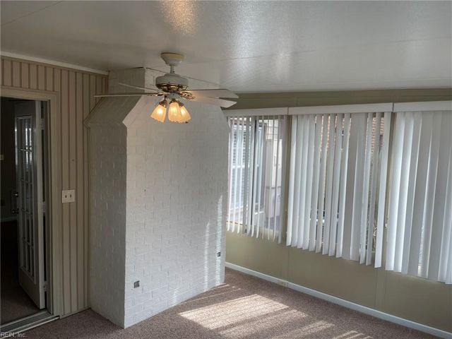 154 Kenilworth DR, Newport News, VA 23606