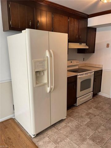 154 Kenilworth DR, Newport News, VA 23606