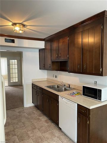 154 Kenilworth DR, Newport News, VA 23606