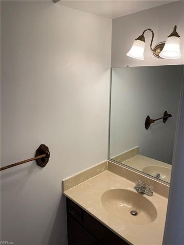 154 Kenilworth DR, Newport News, VA 23606