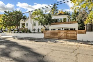 4733 T St, Sacramento, CA 95819