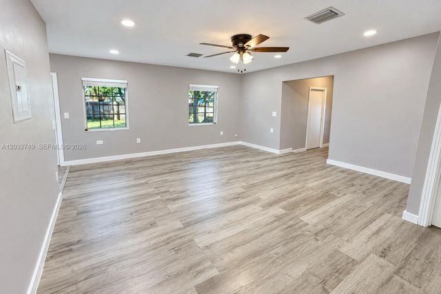 599 NE 35th Street, Oakland Park, FL 33334