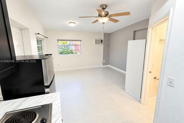 599 NE 35th Street, Oakland Park, FL 33334