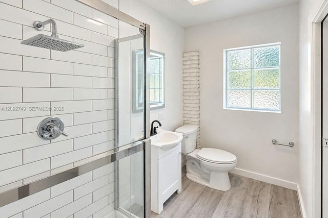 599 NE 35th Street, Oakland Park, FL 33334