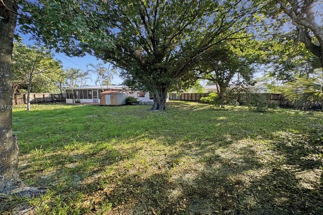 599 NE 35th Street, Oakland Park, FL 33334