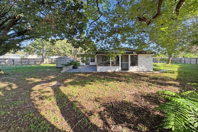 599 NE 35th Street, Oakland Park, FL 33334