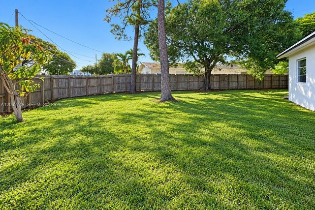 599 NE 35th Street, Oakland Park, FL 33334