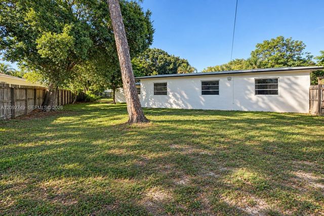 599 NE 35th Street, Oakland Park, FL 33334