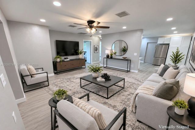 599 NE 35th Street, Oakland Park, FL 33334