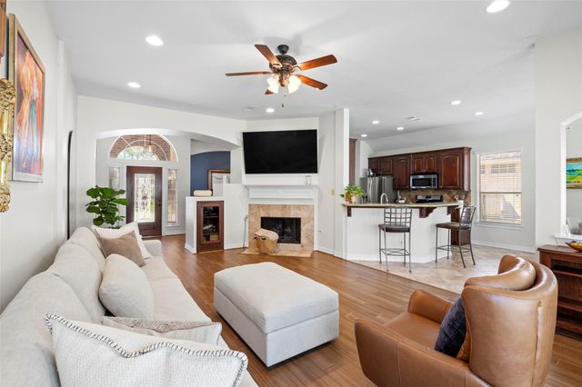 18 Almond Branch Place, The Woodlands, TX 77382