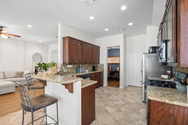 18 Almond Branch Place, The Woodlands, TX 77382