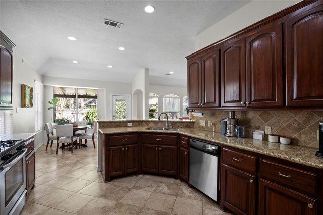 18 Almond Branch Place, The Woodlands, TX 77382