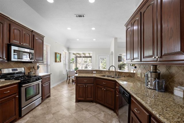 18 Almond Branch Place, The Woodlands, TX 77382