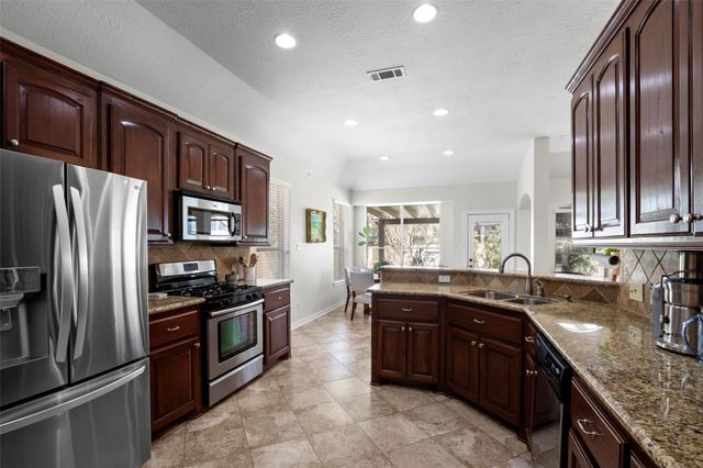 18 Almond Branch Place, The Woodlands, TX 77382