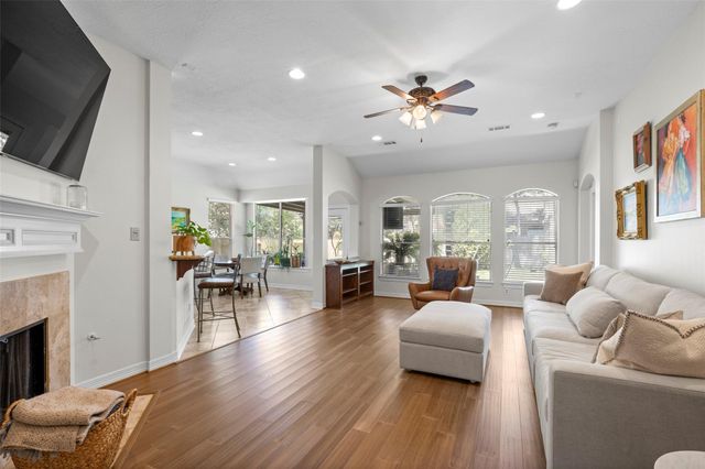 18 Almond Branch Place, The Woodlands, TX 77382