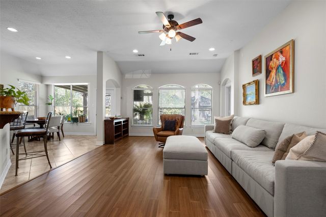 18 Almond Branch Place, The Woodlands, TX 77382