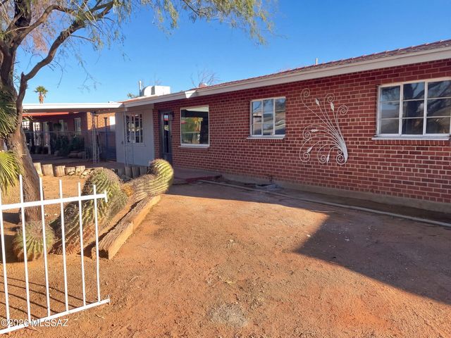 3308 E Silverlake Road, Tucson, AZ 85713