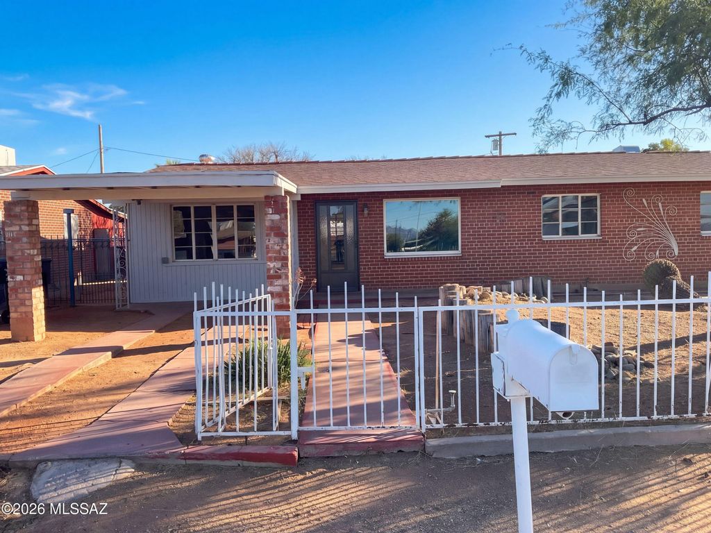 3308 E Silverlake Road, Tucson, AZ 85713