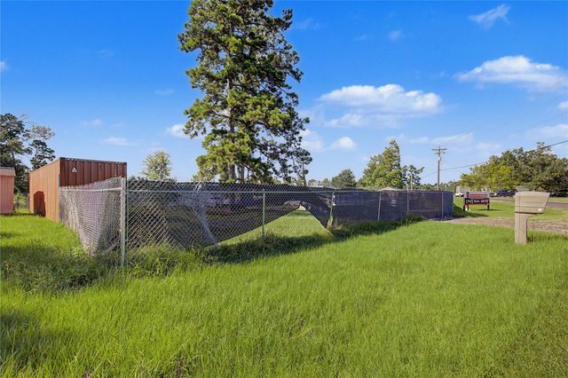 776 Yaupon Cove Drive, Onalaska, TX 77360