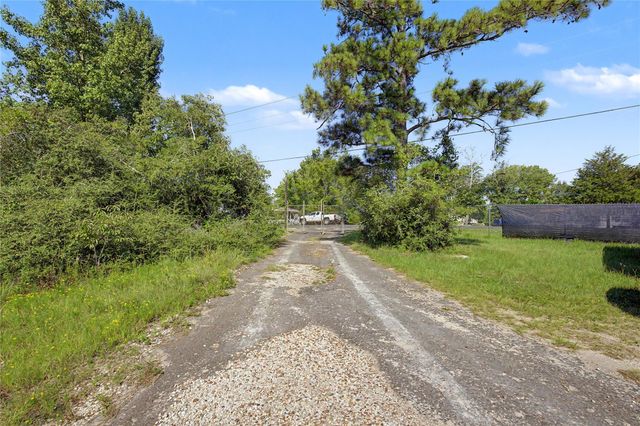 776 Yaupon Cove Drive, Onalaska, TX 77360