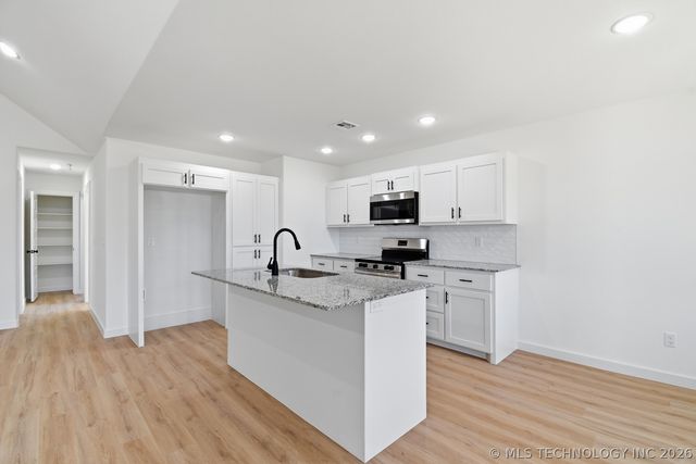 112 S Stark Street, Kiefer, OK 74041