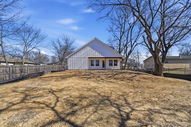112 S Stark Street, Kiefer, OK 74041