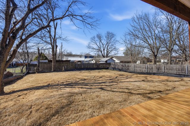 112 S Stark Street, Kiefer, OK 74041