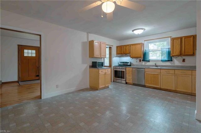 8820 London ST, Norfolk, VA 23503