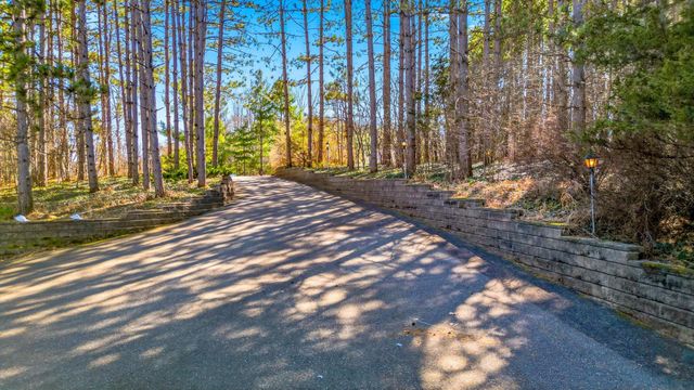 13840 28th Street N, Stillwater, MN 55082