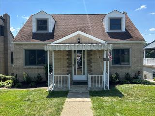 2266 Parklyn St, Brookline, PA 15234