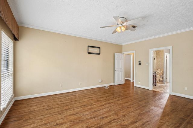 907 Remington Court, Friendswood, TX 77546