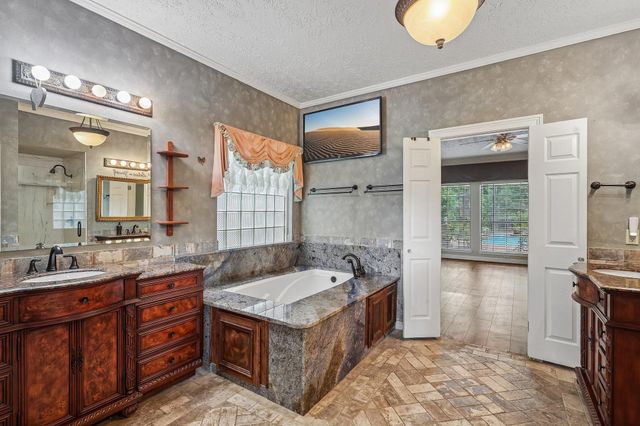 907 Remington Court, Friendswood, TX 77546