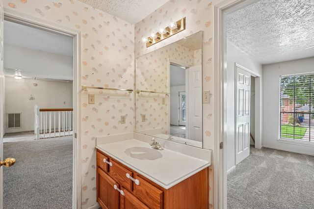 907 Remington Court, Friendswood, TX 77546