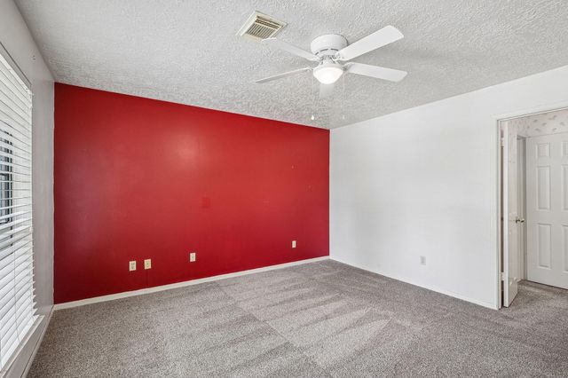 907 Remington Court, Friendswood, TX 77546