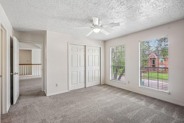 907 Remington Court, Friendswood, TX 77546