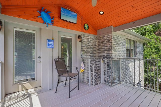 907 Remington Court, Friendswood, TX 77546