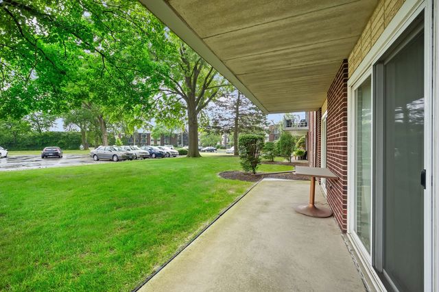 2900 MAPLE Avenue 4A, Downers Grove, IL 60515