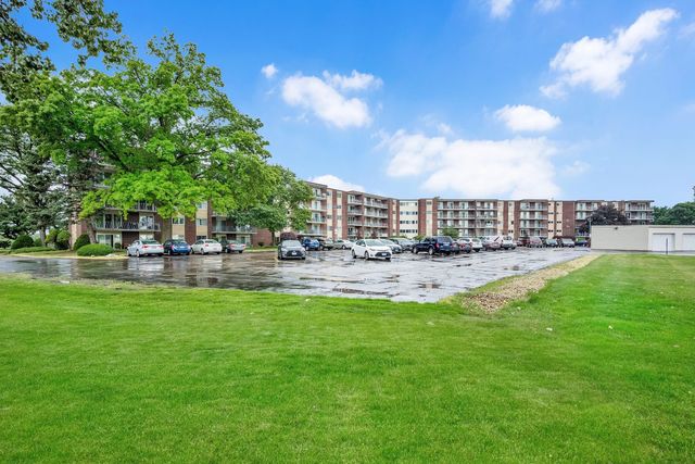 2900 MAPLE Avenue 4A, Downers Grove, IL 60515