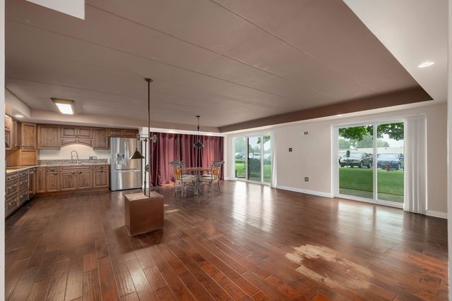 2900 MAPLE Avenue 4A, Downers Grove, IL 60515