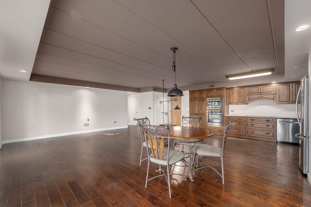 2900 MAPLE Avenue 4A, Downers Grove, IL 60515